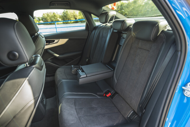 Audi A4 Limousine